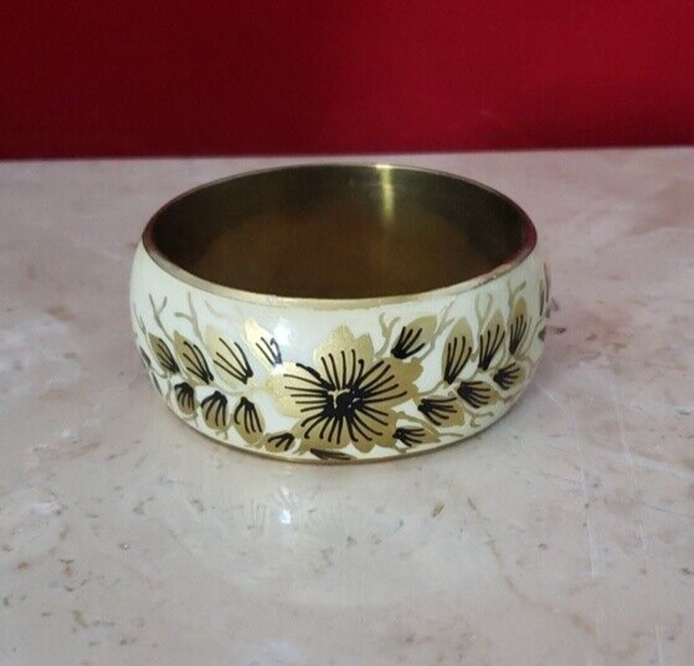 Vintage Bracelet / Bangle - Cream & Gold Thick Bracelet with Flower Detail